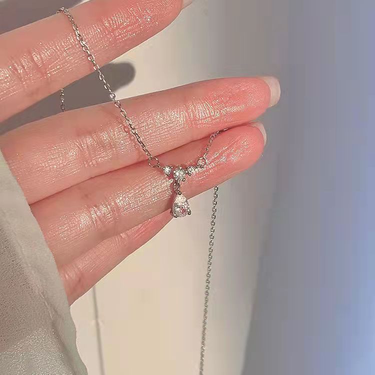Elegant Light Luxury Collarbone Chain Necklace