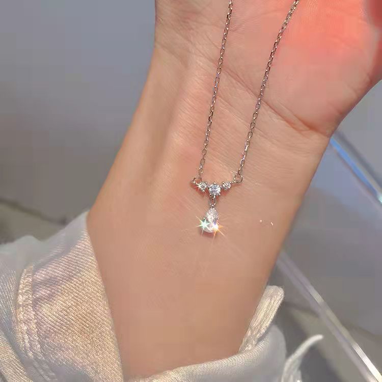 Elegant Light Luxury Collarbone Chain Necklace