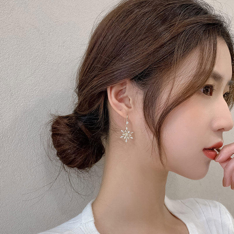 Sparkling Zircon Snowflake Earrings