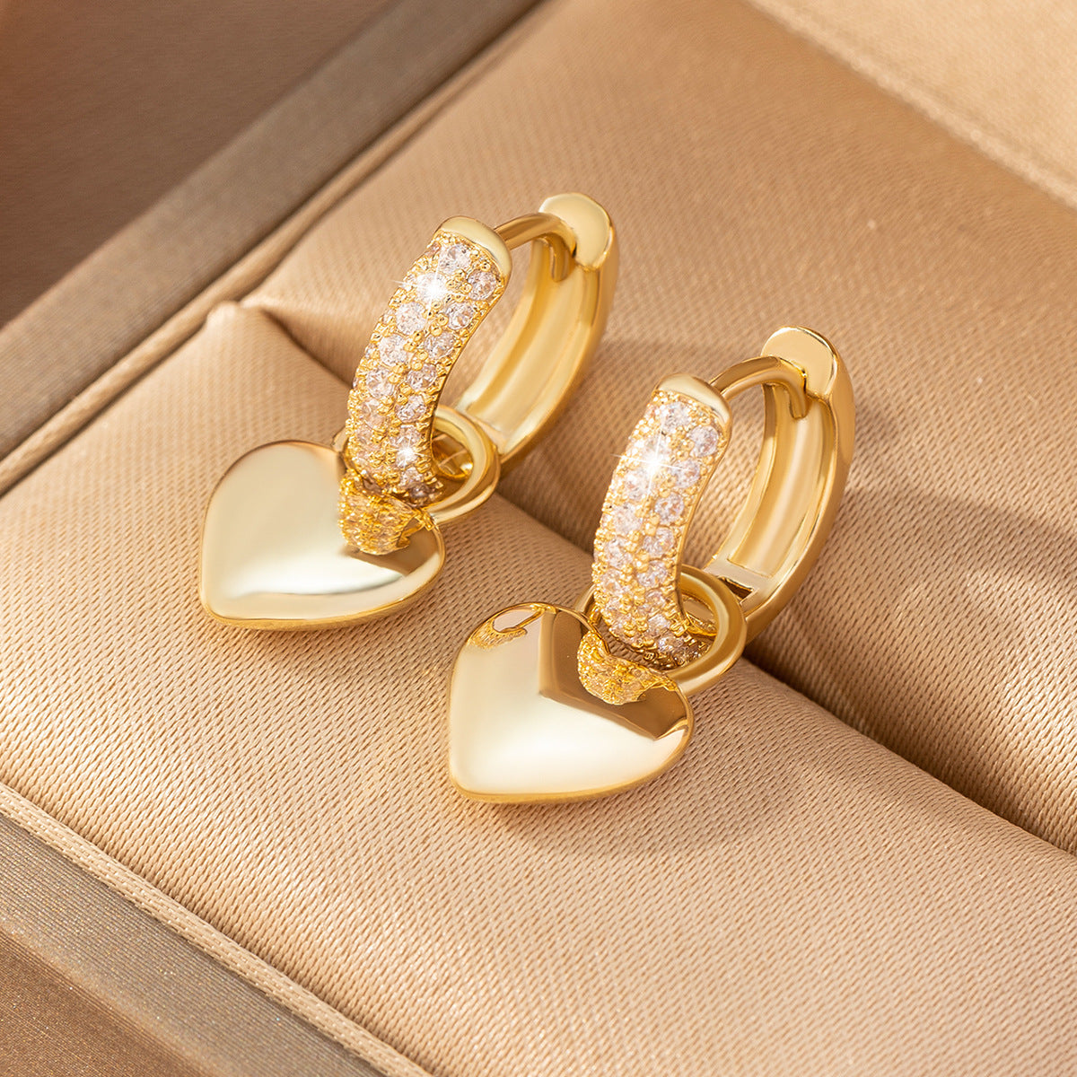 Simple Heart-Shaped Zircon Earrings